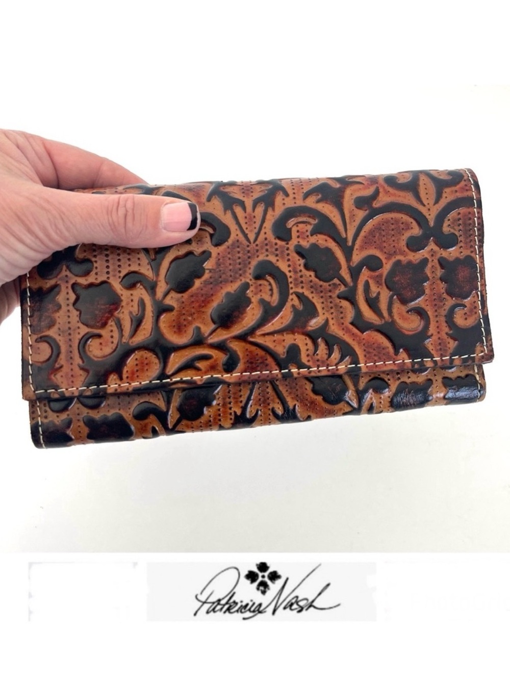 PATRICIA NASH Terresa Leaves Pattern Brown Tan Tooled Leather Wallet NWOT